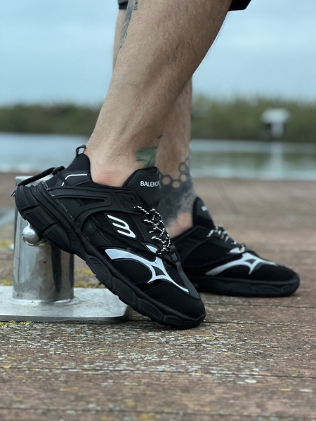 کتونی حراجی اسپرت کارگو BALENCIAGA مشکی تمام