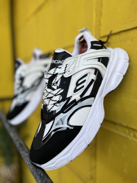 کتونی حراجی اسپرت کارگو BALENCIAGA سفید مشکی