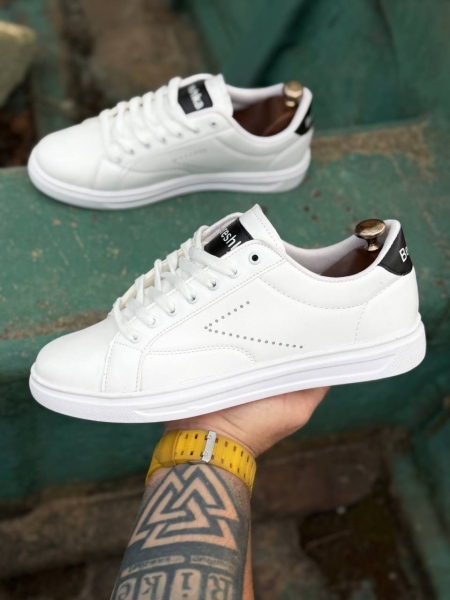 کفش کتونی برشکا سفید مشکی