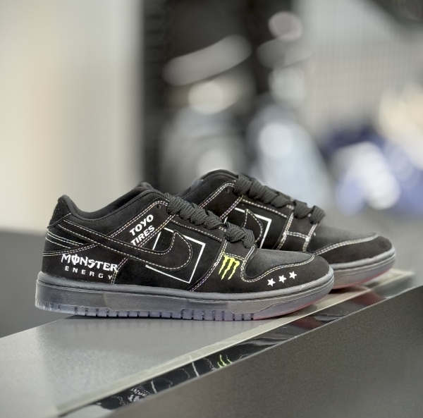 نایک مانستر