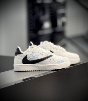 ترویس سفید نایک مشکی