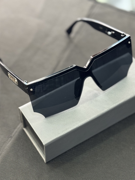 (یو وی دار وارداتی برند گراد) عینک اسپورت(کد 13