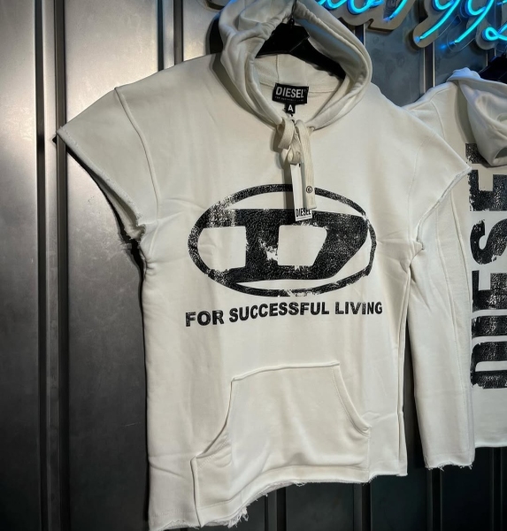 وست کلاهدار دیزل