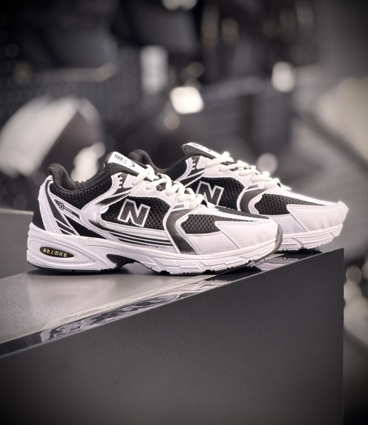 نیوبالانس سفید مشکی