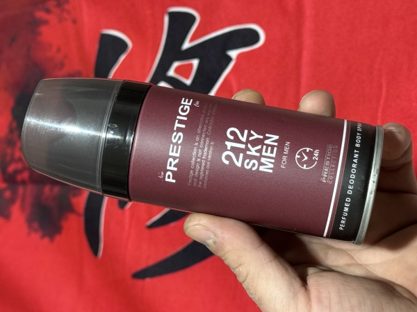 اسپری خوش بو کننده بدن بسیار عالی