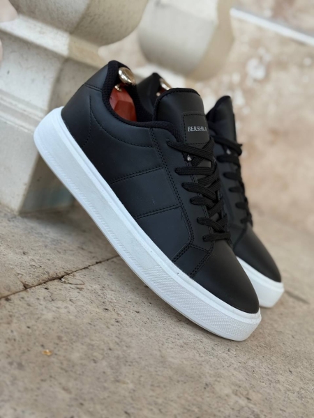 کتونی اسپرت NEW BERSHKA مشکی کف سفید