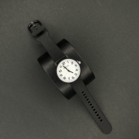 بلون زنانه دایره ای عدد دار قاب مشکی صفحه سفید بند مشکی