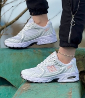 کتونی اسپرت میانه نیوبالانس 530 سفید صورتی