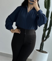 شومیز یقه دار سرشونه چین