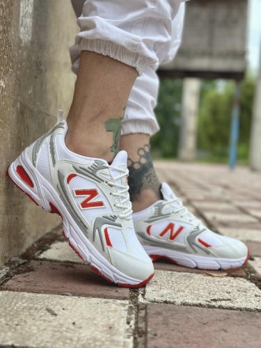 کتونی حراجی New Balance 630 سفید قرمز