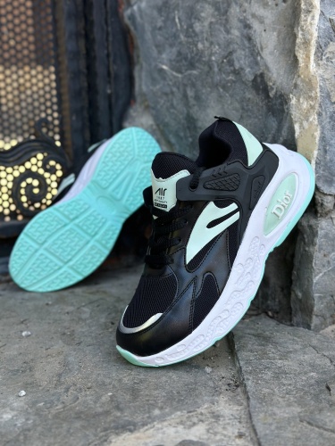 کتونی اسپرت سایزمیانه Dior مشکی پسته ای