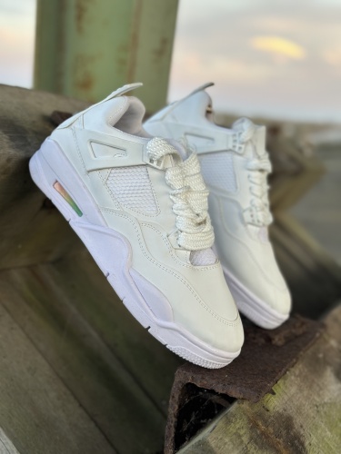 کتونی حراجی JORDAN 4 سفید تمام