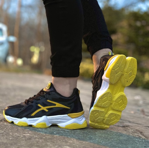 ست کتونی حراجی ASICS NEW مشکی زرد