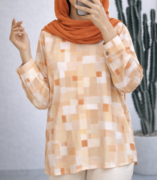 شومیز یقه شکاری جلو بسته