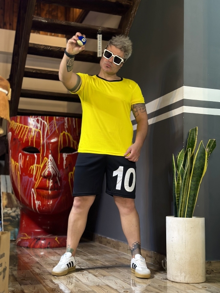 ست ورزشی تیشرت و شلوارک شماره 10 زرد مشکی