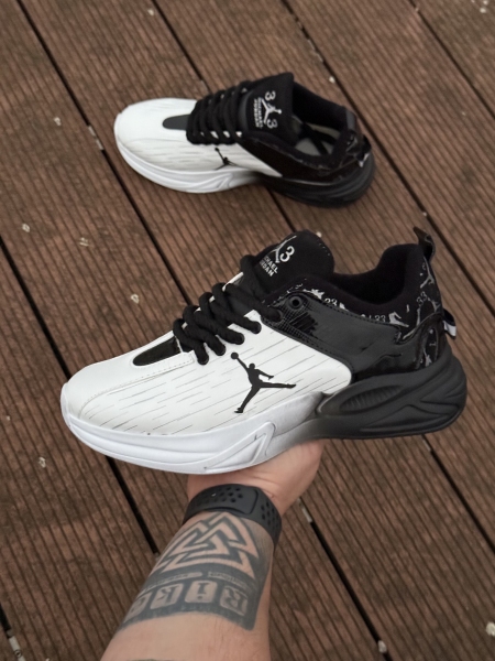 کتونی مردانه JORDAN 33 مشکی سفید