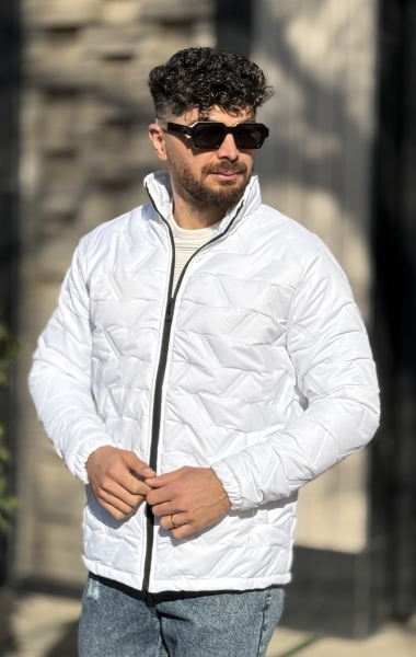 کاپشن طرح دار سفید