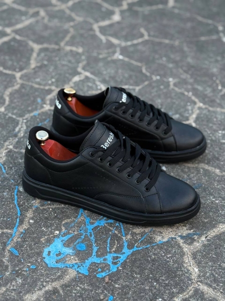 کفش کتونی برشکا مشکی تمام