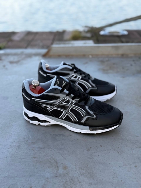 کتونی asics جدید مشکی طوسی
