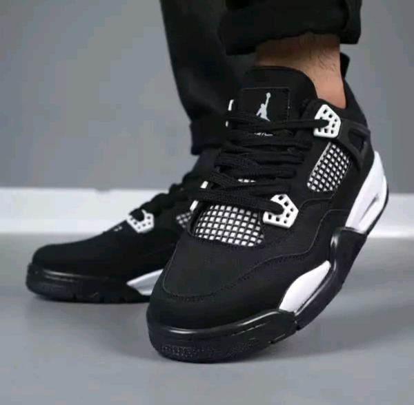 کتونی جردن4 مشکی سفید