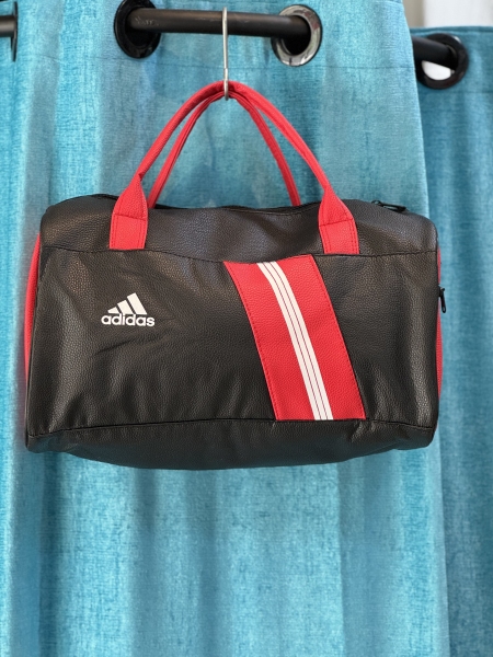 ساک ورزشی جنسه پارچه چرم صنعتی