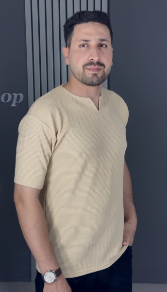 تیشرت یقه کوبایی کرم