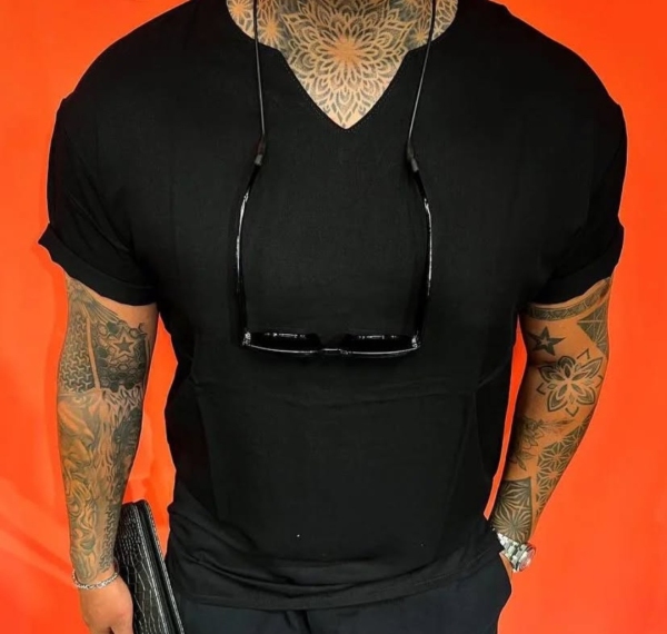 تیشرت یقه کوبایی