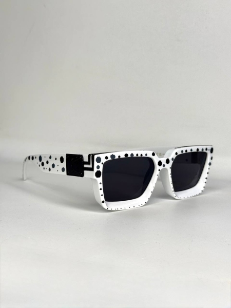 عینک آفتابی LV خالدار سفید مشکی