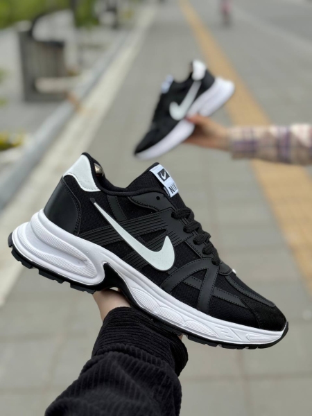کتونی اسپرت NIKE پختی مشکی سفید