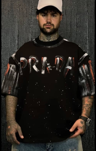 "تیشرت قواره آزاد پرادا "