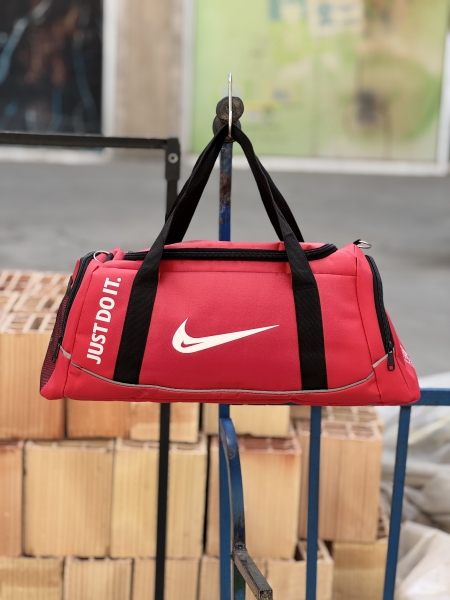 ساک ورزشی(لوازم ورزشی)