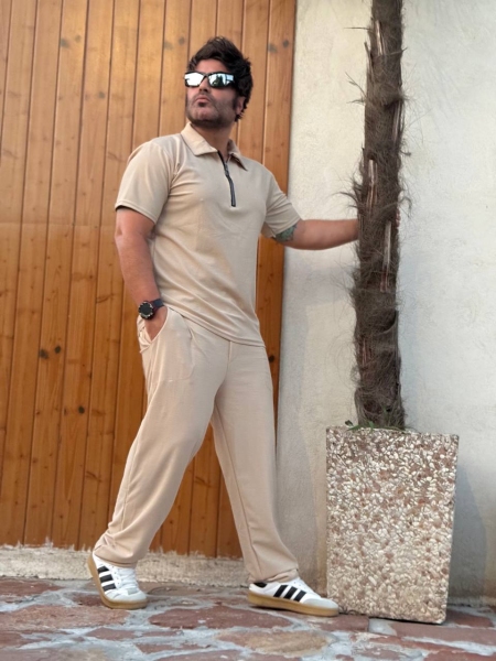 ست تیشرت نیم زیپ و اسلش کرم